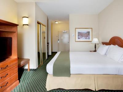 Hotel Express Sonoma Wine Country By Ihg