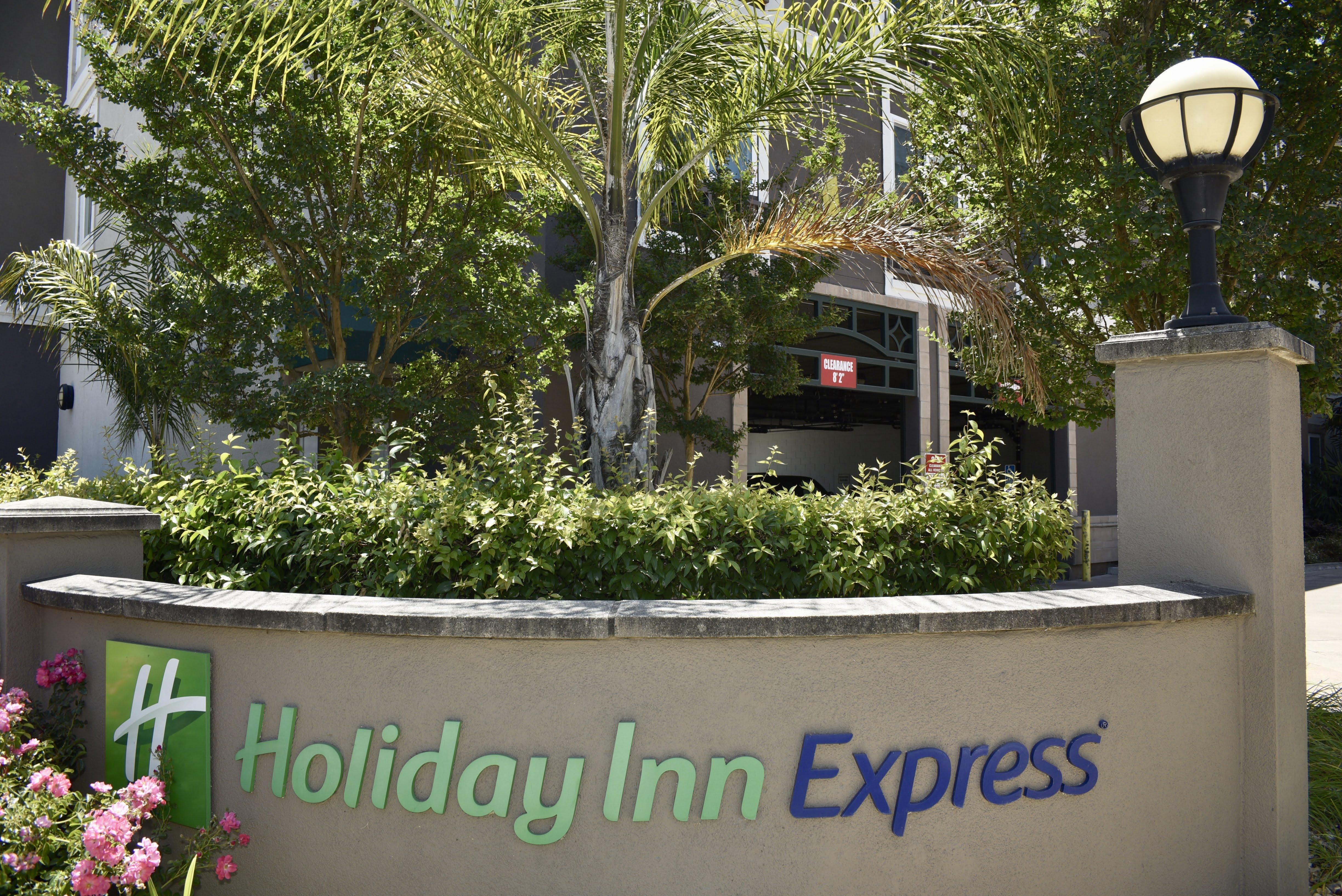 Hotel Express Sonoma Wine Country By Ihg