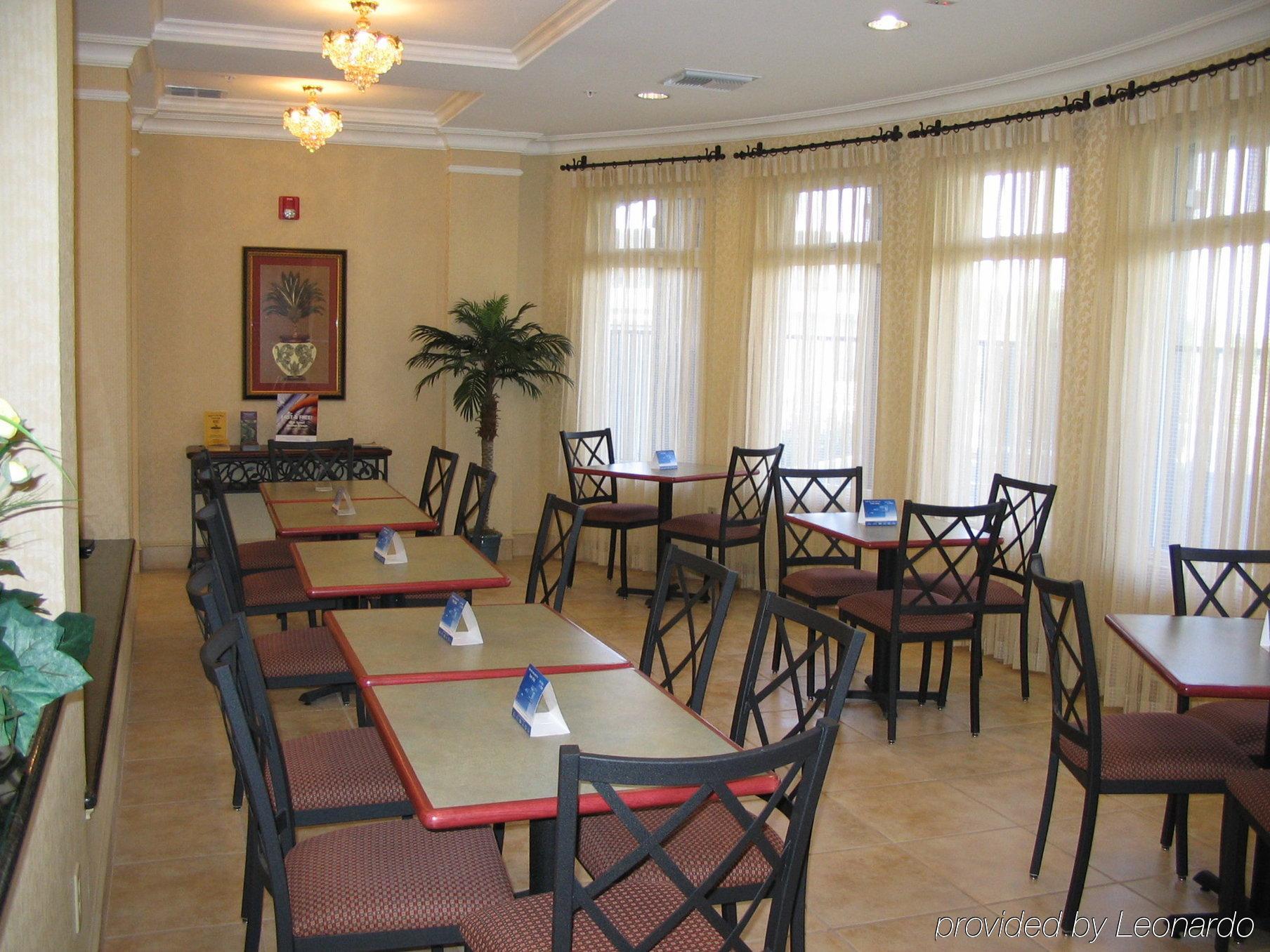 Hotel Express Sonoma Wine Country By Ihg Windsor