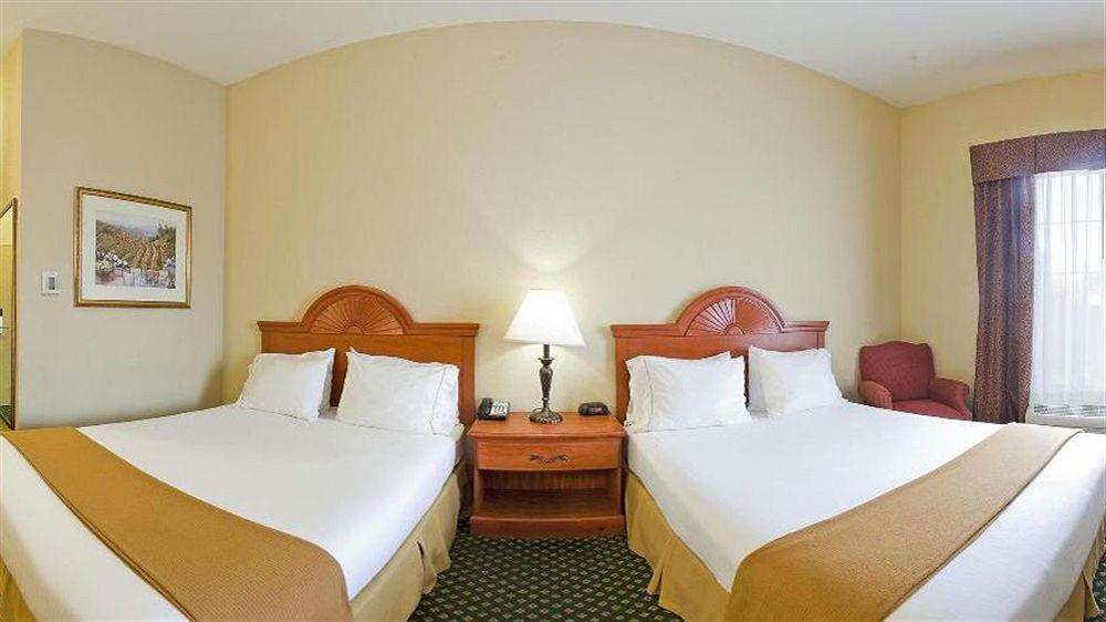 Hotel Express Sonoma Wine Country By Ihg